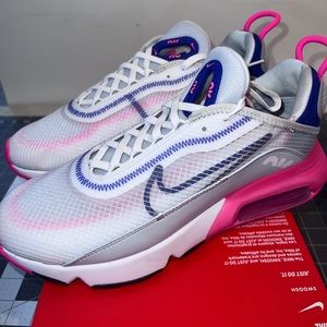 Womens Nike Air Max 2090 Size 9.5